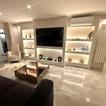 Centre *
